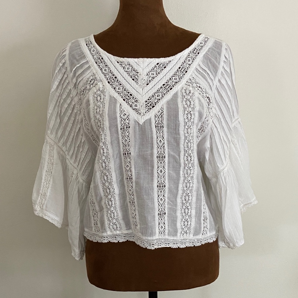 American Eagle White Cropped Flutter Sleeve Lace Blouse